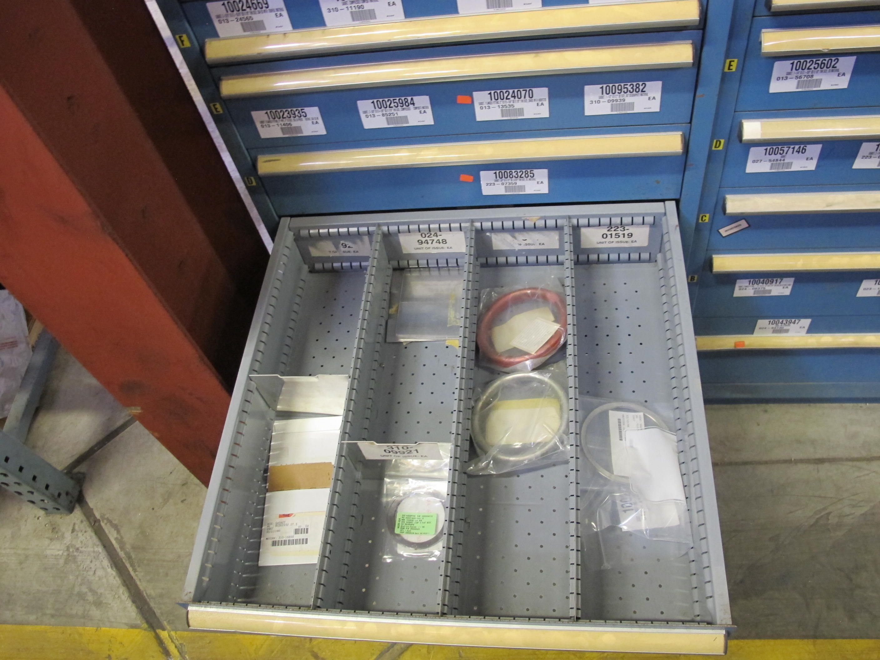 LISTA HEAVY DUTY 10-DRAWER PARTS CABINET W/ CONTENTS (W-50) LOADING & HANDLING FEE $25-